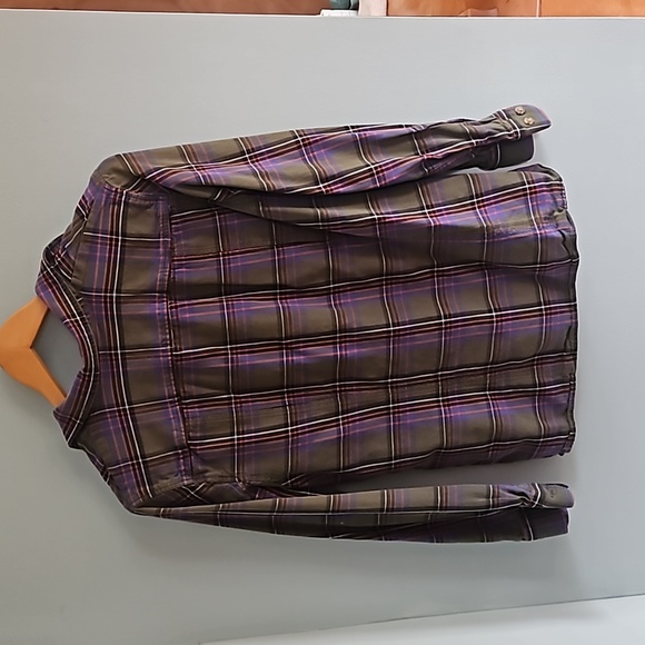 Womens Duluth Trading Flannel - Picture 3 of 3